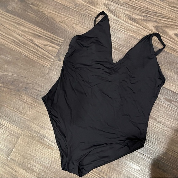 Everlane ReNew Black Swimsuit - Picture 1 of 6
